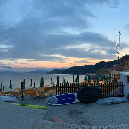 Varigotti #Subitoalmare Luaran gambar